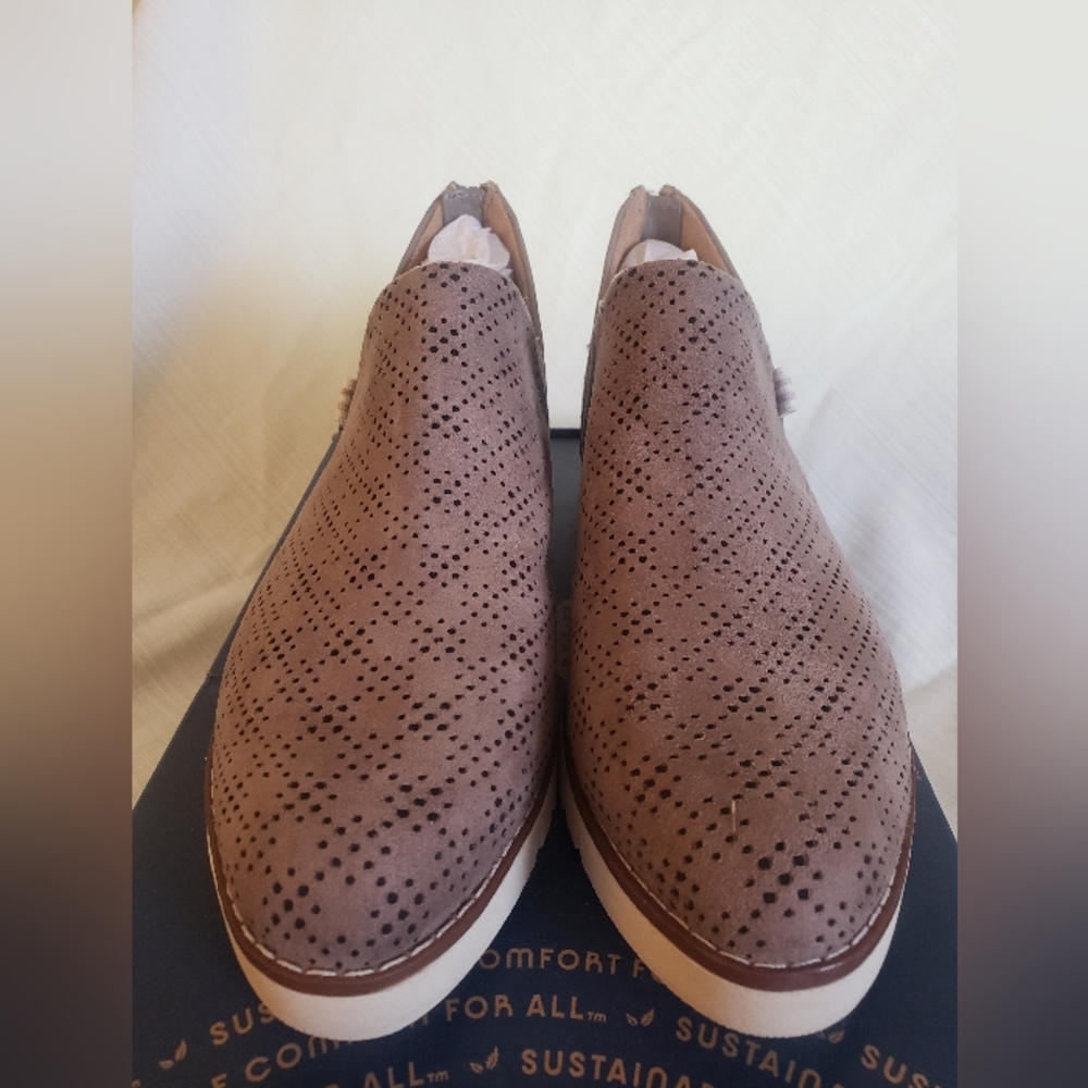 Dr.Scholls Insane Suede Booties Women's Size 6m, Brown New in box